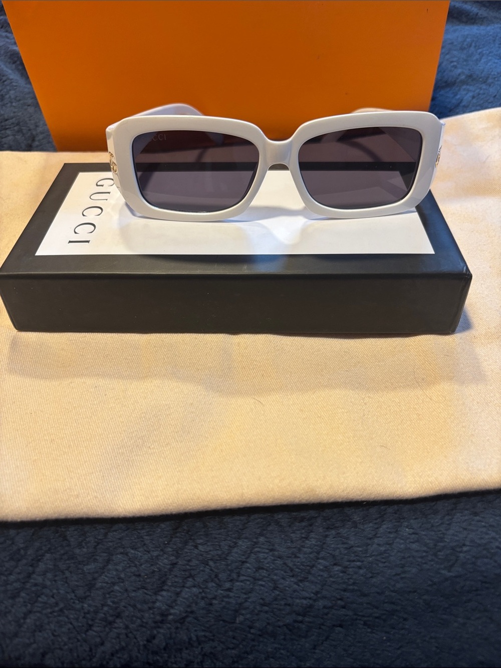 NEW Gucci White Square Sunglasses with Dark Gray Lenses